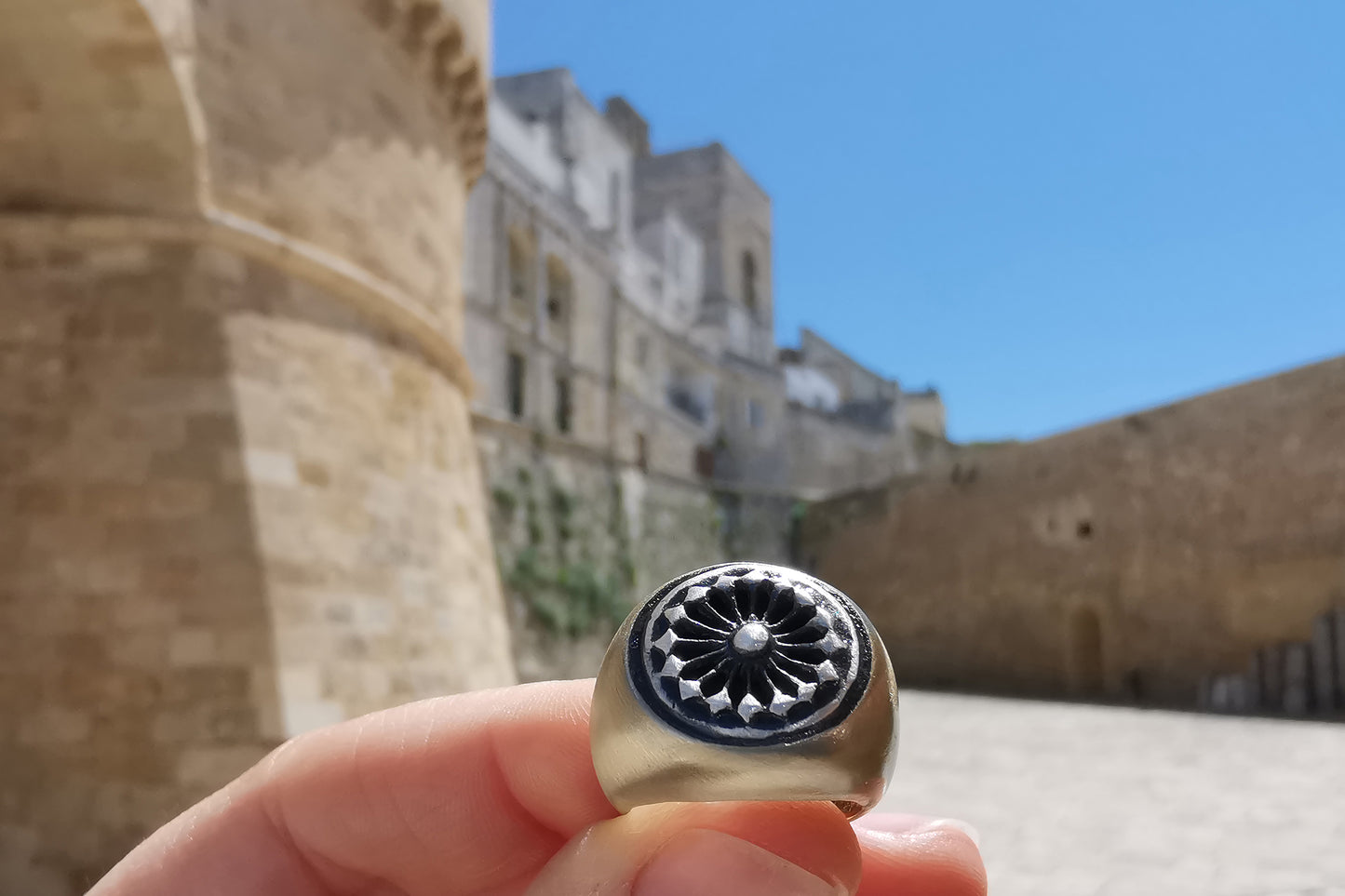 Anello Rosone di Otranto satinato e brunito