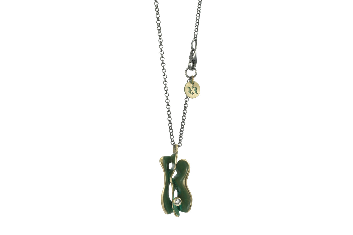 Collana con ciondolo Onde in ottone patina verde e zircone